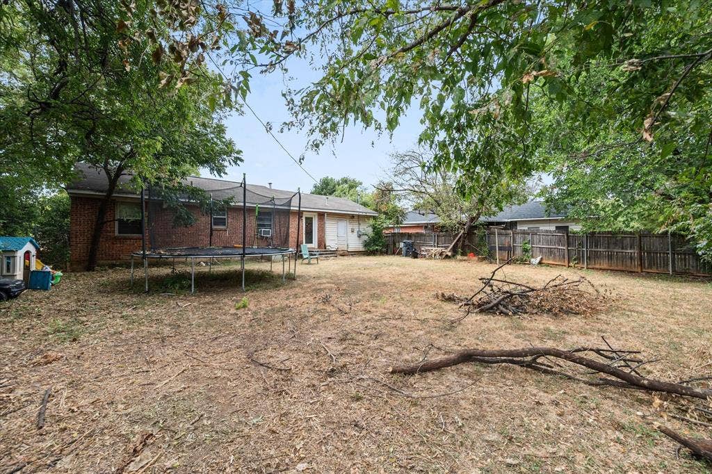 1405 Grace Street, Arlington, TX 76010 1405 Grace Street, Arlington, TX 76010