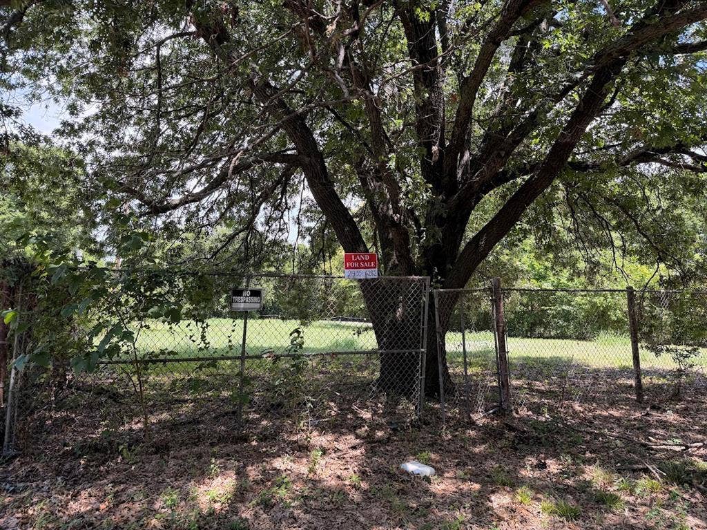 6893 County Road 889, Lucas, TX 75002 6893 County Road 889, Lucas, TX 75002