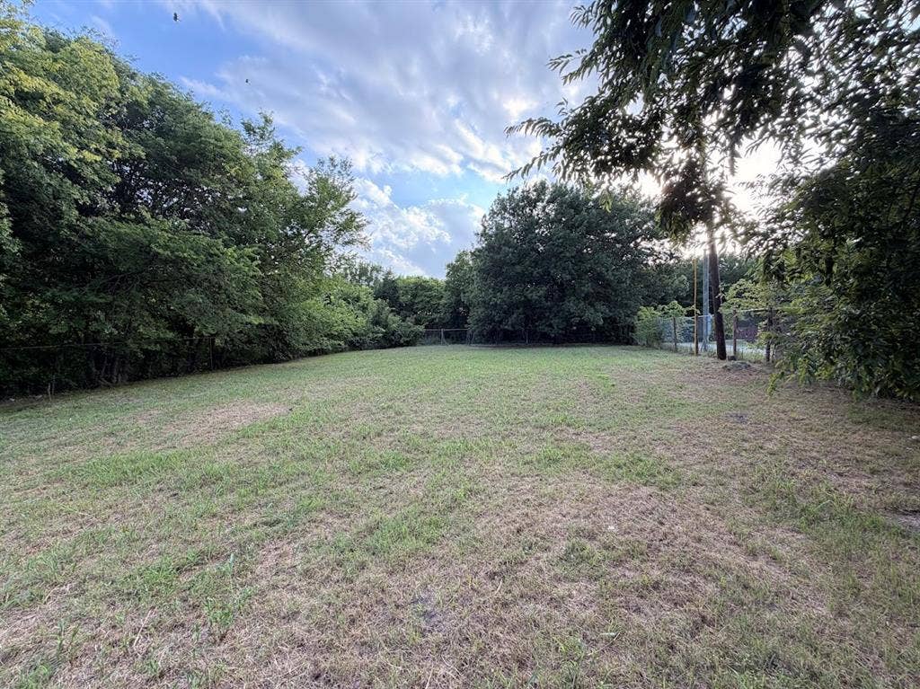 6893 County Road 889, Lucas, TX 75002 6893 County Road 889, Lucas, TX 75002