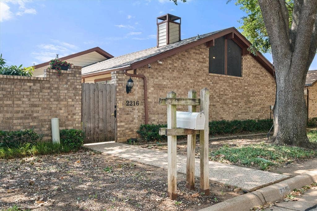 2216 Winter Sunday Way, Arlington, TX 76012 2216 Winter Sunday Way, Arlington, TX 76012