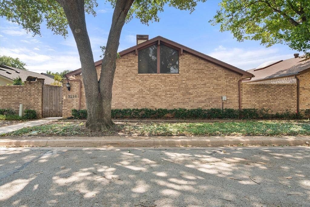 2216 Winter Sunday Way, Arlington, TX 76012 2216 Winter Sunday Way, Arlington, TX 76012