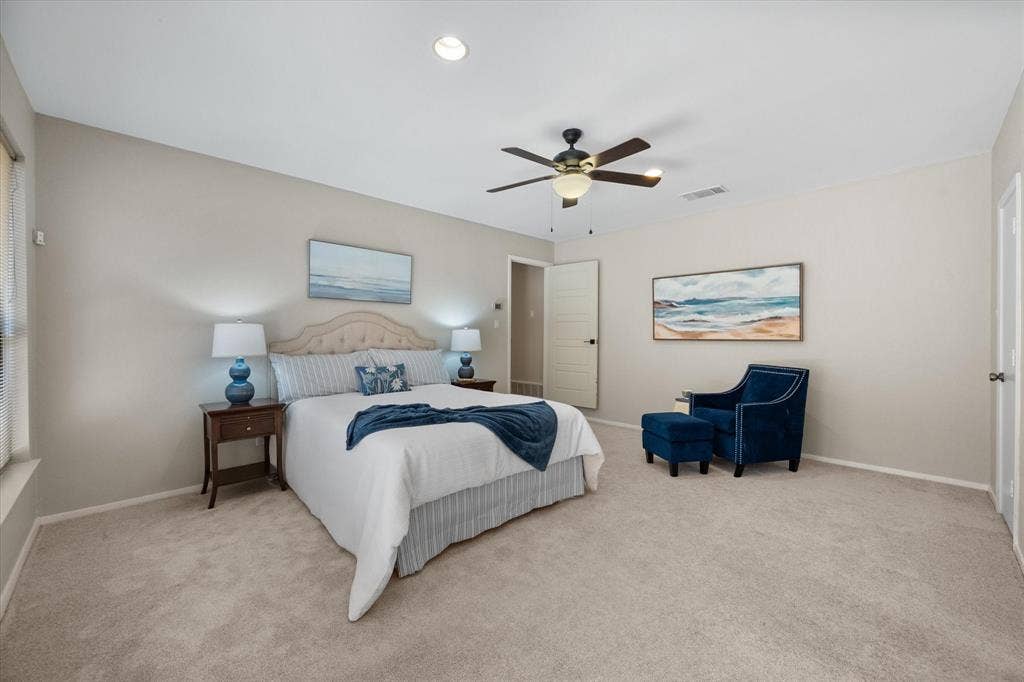 2216 Winter Sunday Way, Arlington, TX 76012 Plenty of room for a seating area in the primary suite!