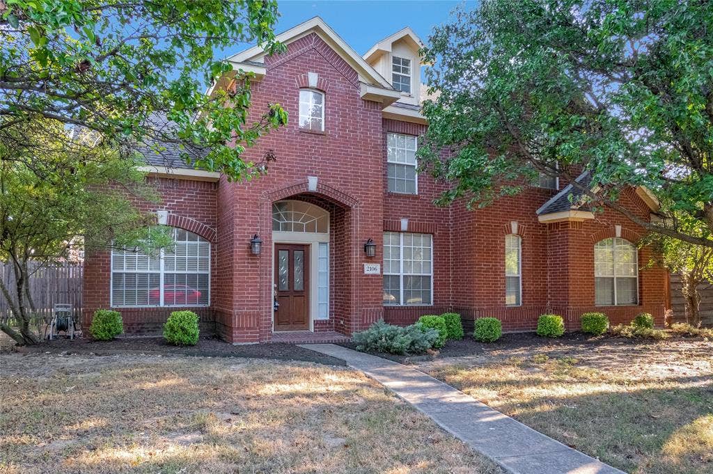 2106 Hillside Drive, Rowlett, TX 75088 2106 Hillside Drive, Rowlett, TX 75088