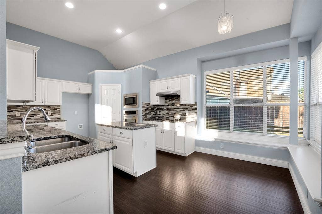 2106 Hillside Drive, Rowlett, TX 75088 2106 Hillside Drive, Rowlett, TX 75088