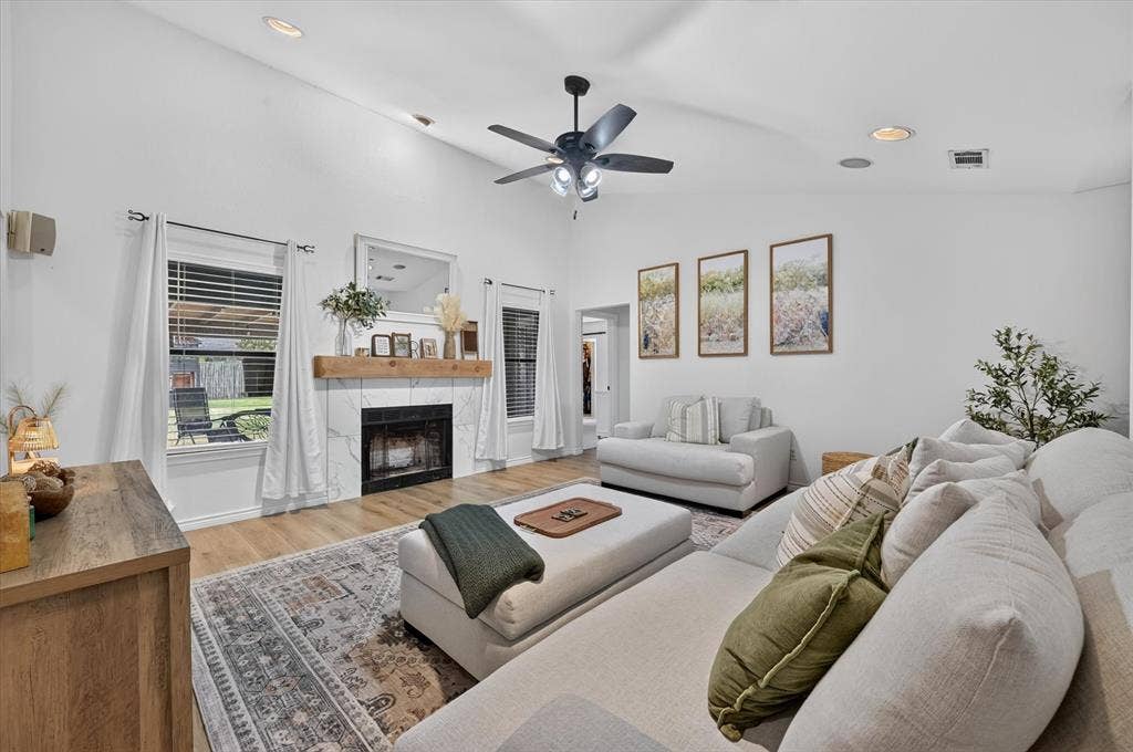 8233 Willis Lane, Watauga, TX 76148 8233 Willis Lane, Watauga, TX 76148
