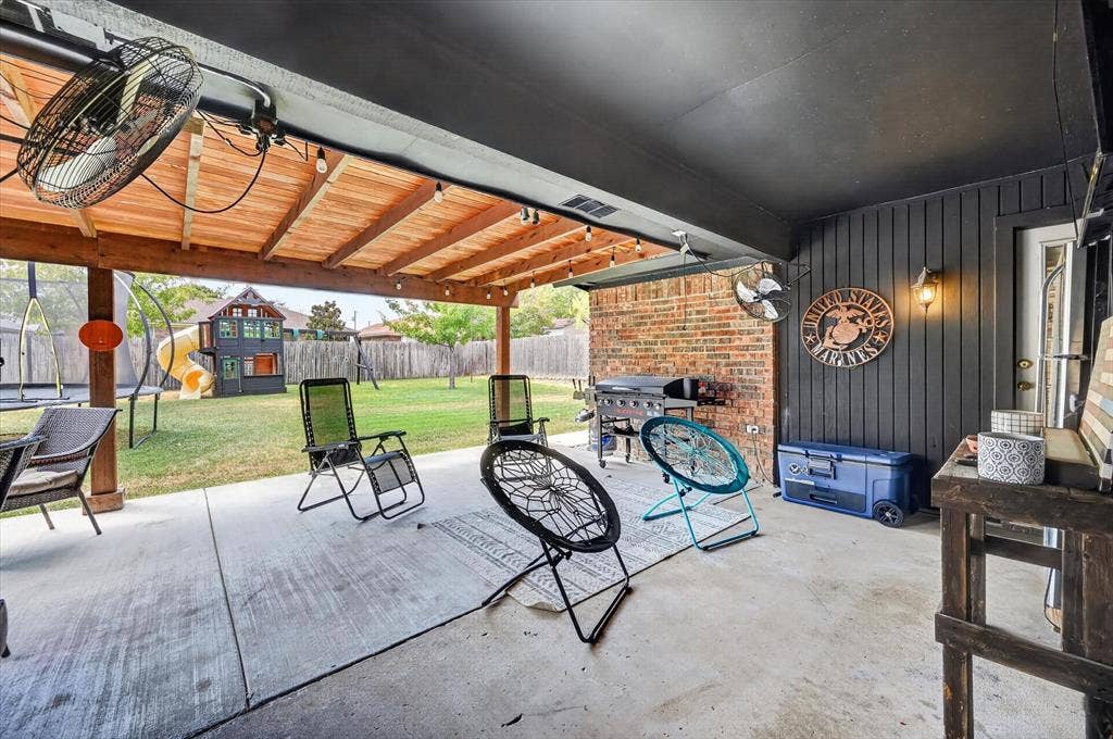 8233 Willis Lane, Watauga, TX 76148 8233 Willis Lane, Watauga, TX 76148