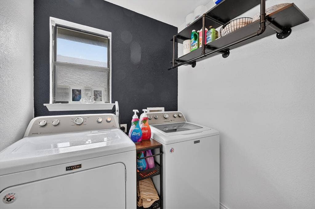 8233 Willis Lane, Watauga, TX 76148 8233 Willis Lane, Watauga, TX 76148