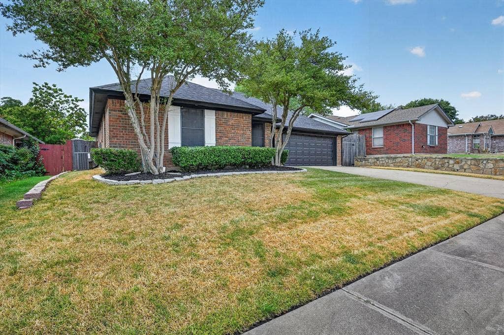 8233 Willis Lane, Watauga, TX 76148 8233 Willis Lane, Watauga, TX 76148