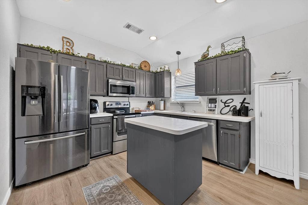 8233 Willis Lane, Watauga, TX 76148 8233 Willis Lane, Watauga, TX 76148
