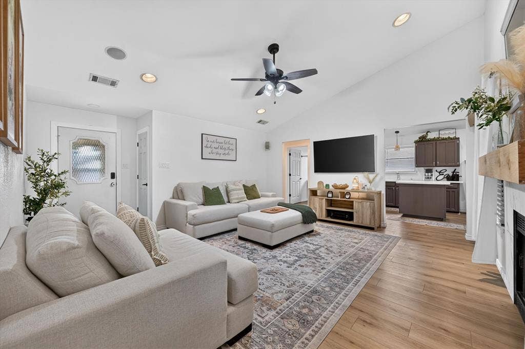 8233 Willis Lane, Watauga, TX 76148 8233 Willis Lane, Watauga, TX 76148
