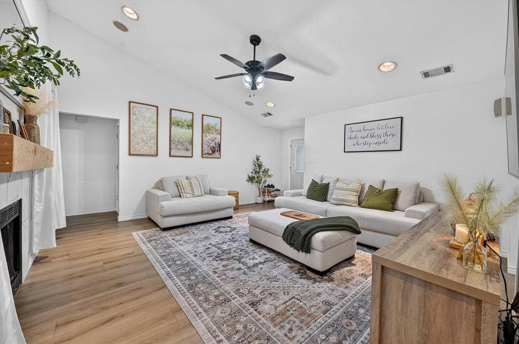 8233 Willis Lane, Watauga, TX 76148 8233 Willis Lane, Watauga, TX 76148