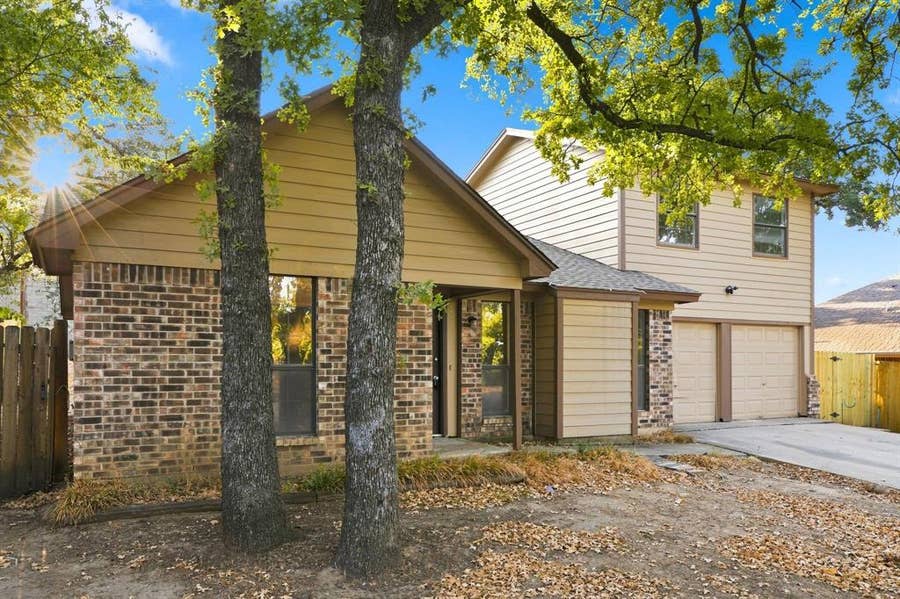 Property photo for 721 Timberoaks Drive, Azle, TX