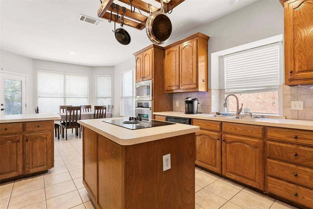 8641 Shadow Trace Drive, Fort Worth, TX 76244 8641 Shadow Trace Drive, Fort Worth, TX 76244