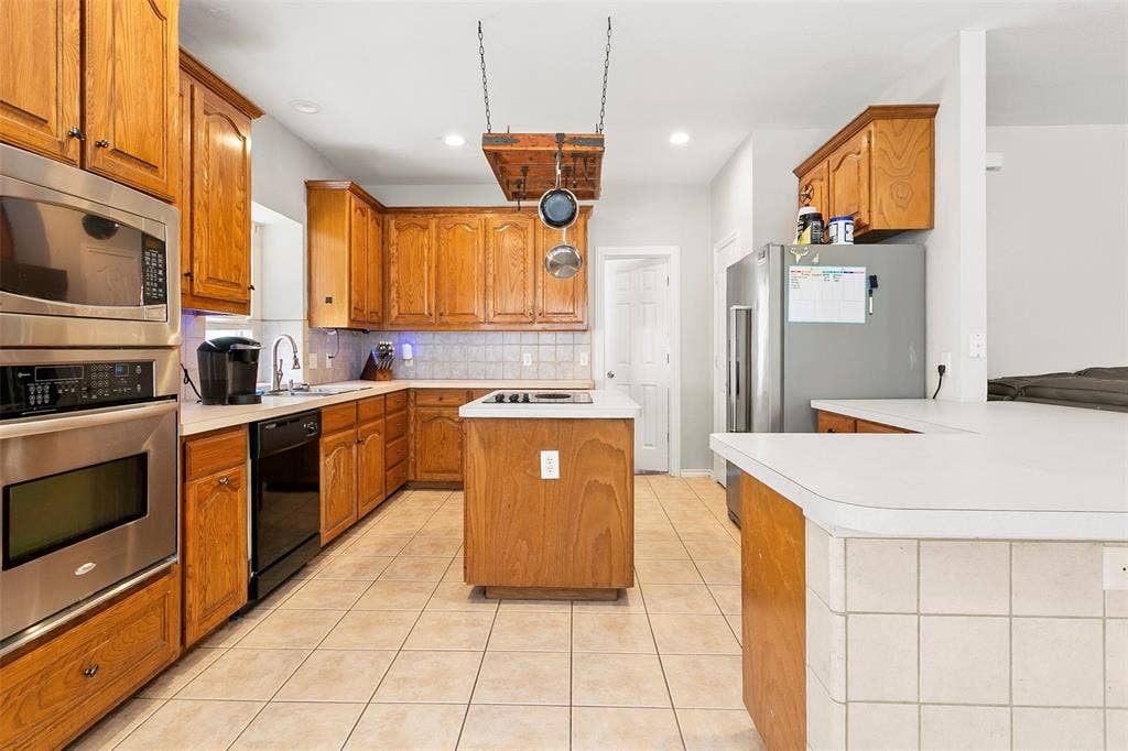 8641 Shadow Trace Drive, Fort Worth, TX 76244 8641 Shadow Trace Drive, Fort Worth, TX 76244