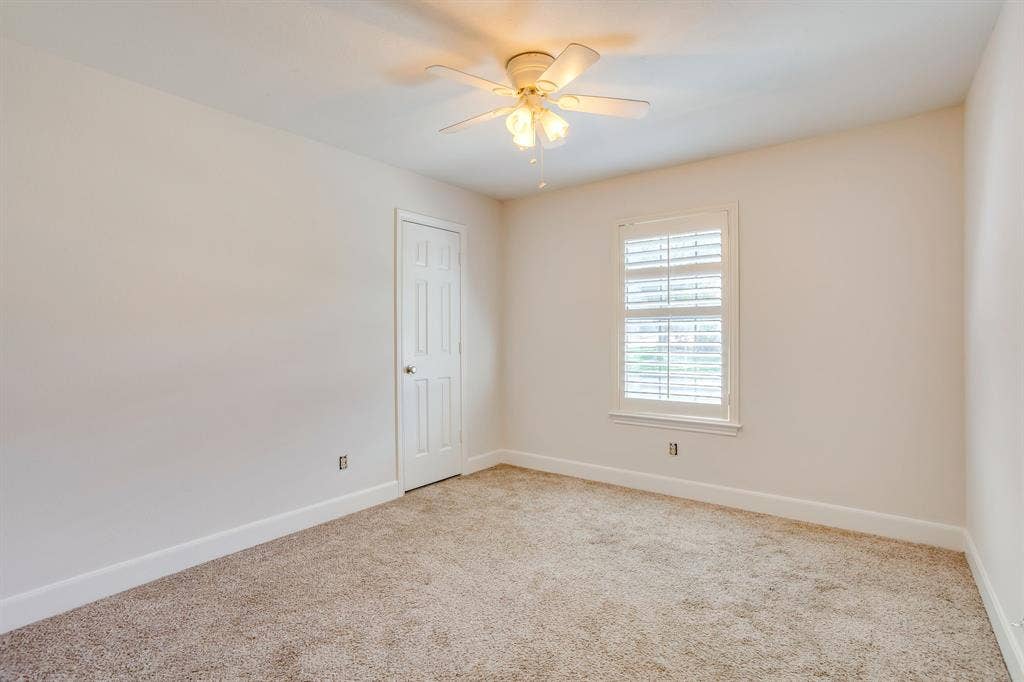 990 Oak Ridge Drive, Keller, TX 76248 Bedroom with walk-in closet