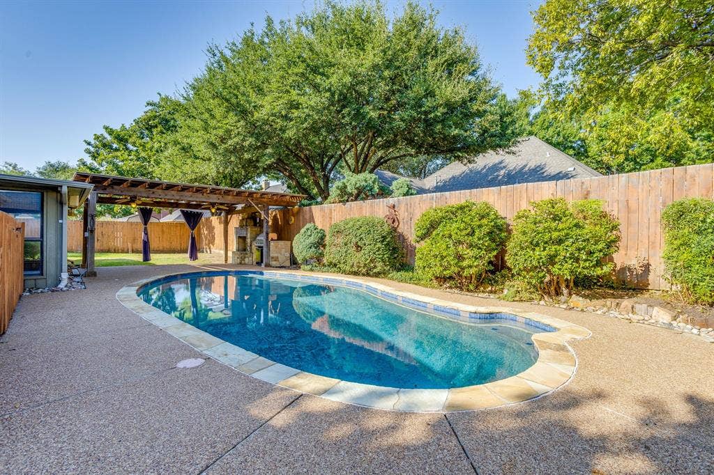 990 Oak Ridge Drive, Keller, TX 76248 Heart of Keller with pool KHS 990 Oak Ridge Dr. Keller TX 76248 817-422-3322