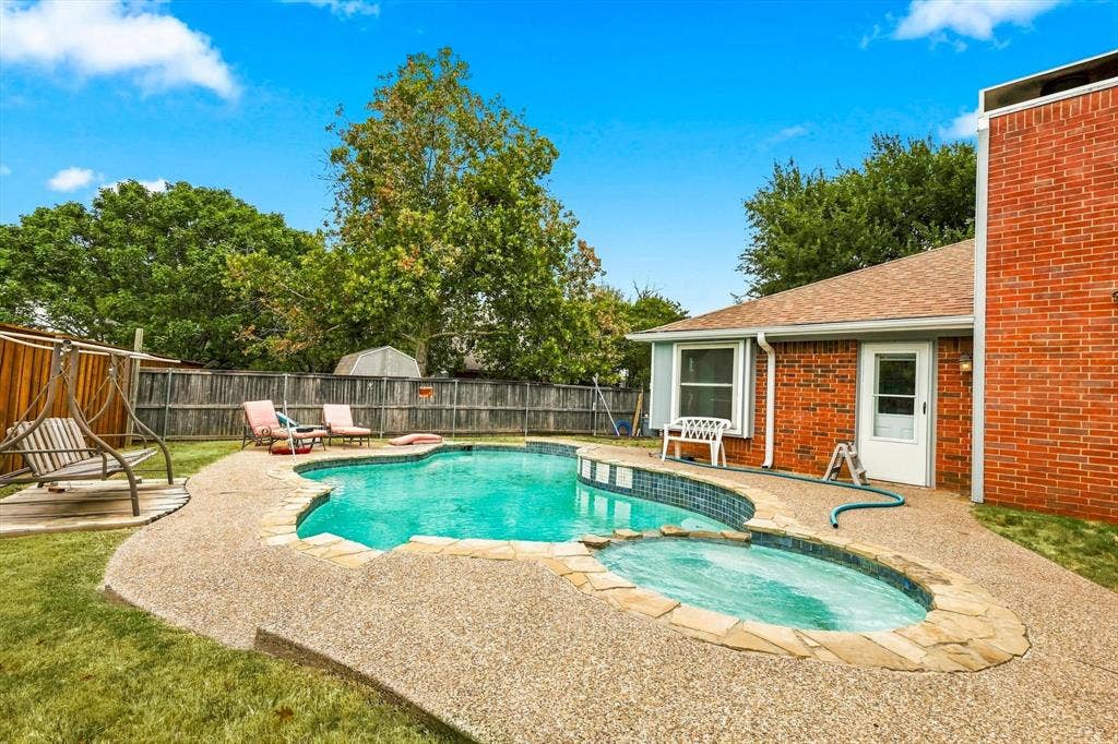 2714 Skyview Drive, Corinth, TX 76210
