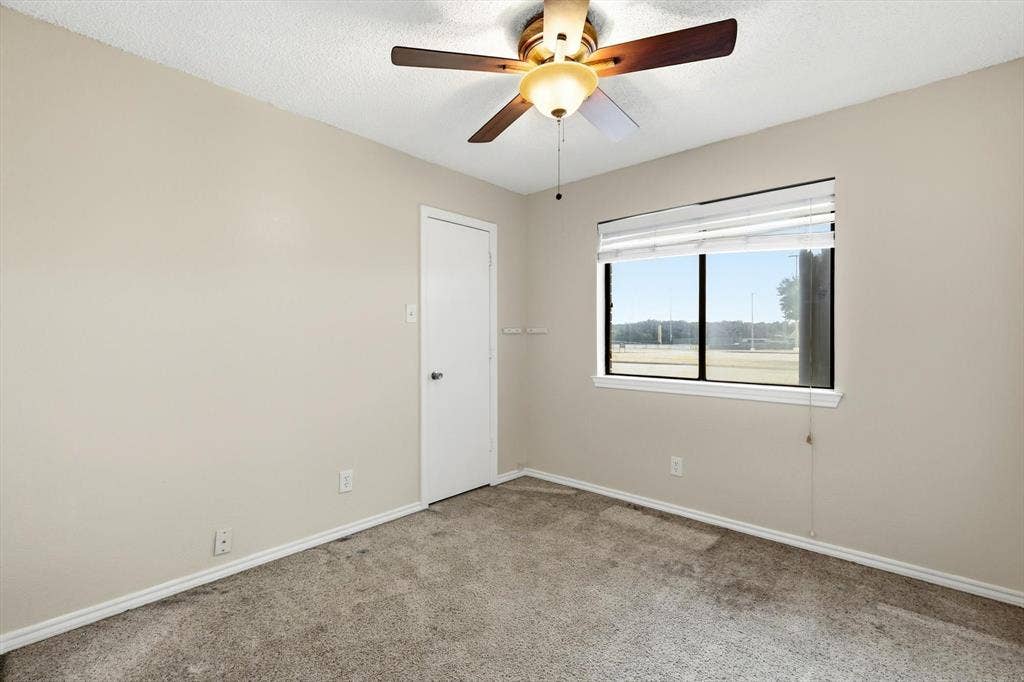 2714 Skyview Drive, Corinth, TX 76210