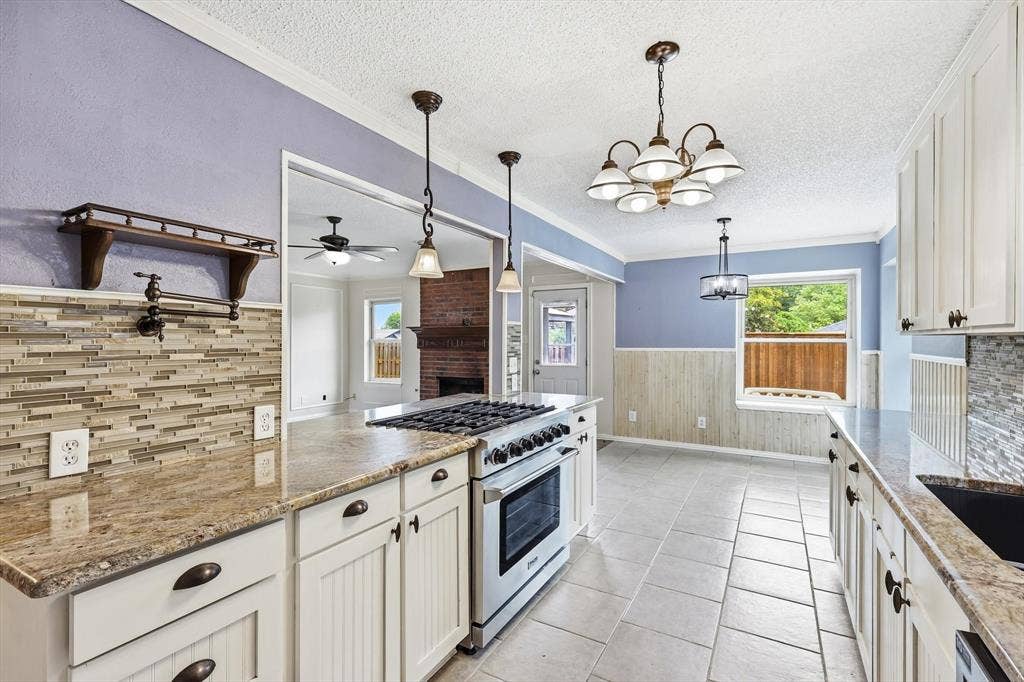2714 Skyview Drive, Corinth, TX 76210
