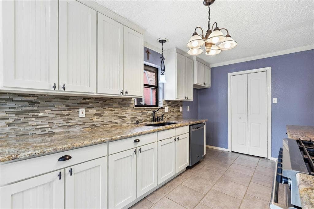 2714 Skyview Drive, Corinth, TX 76210