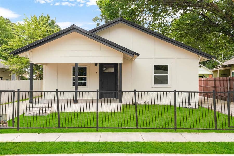 Property photo for 2520 Dell Street, Fort Worth, TX
