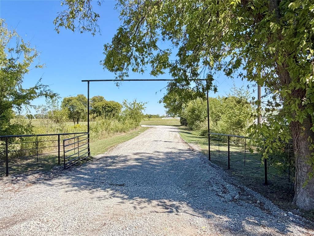 14371 County Road 545, Nevada, TX 75173 14371 County Road 545, Nevada, TX 75173