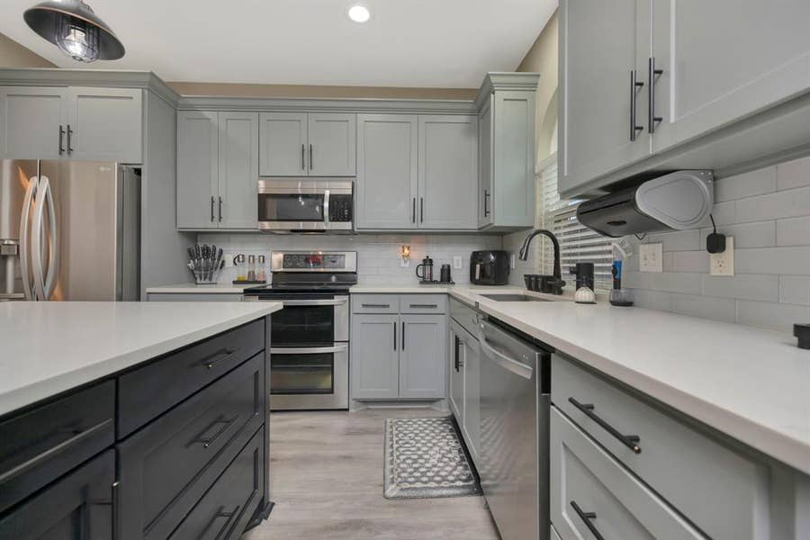 Property photo for 102 Lakeway Lane, Justin, TX