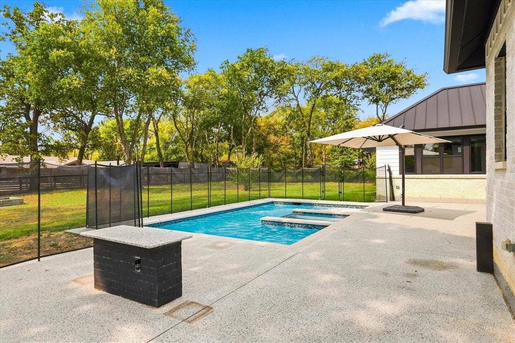 211 Shahan Drive, Shady Shores, TX 76208 211 Shahan Drive, Shady Shores, TX 76208