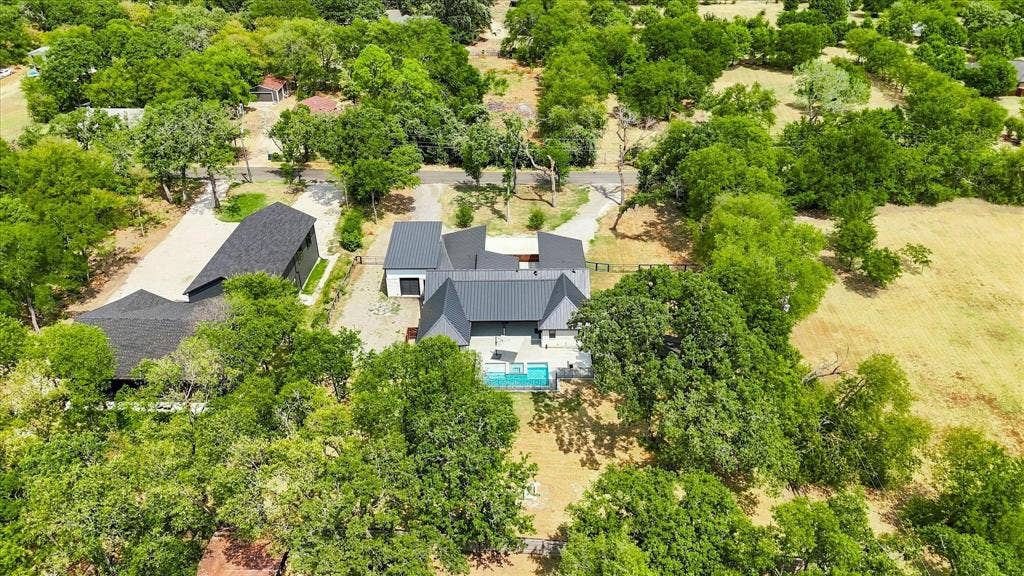 211 Shahan Drive, Shady Shores, TX 76208 211 Shahan Drive, Shady Shores, TX 76208