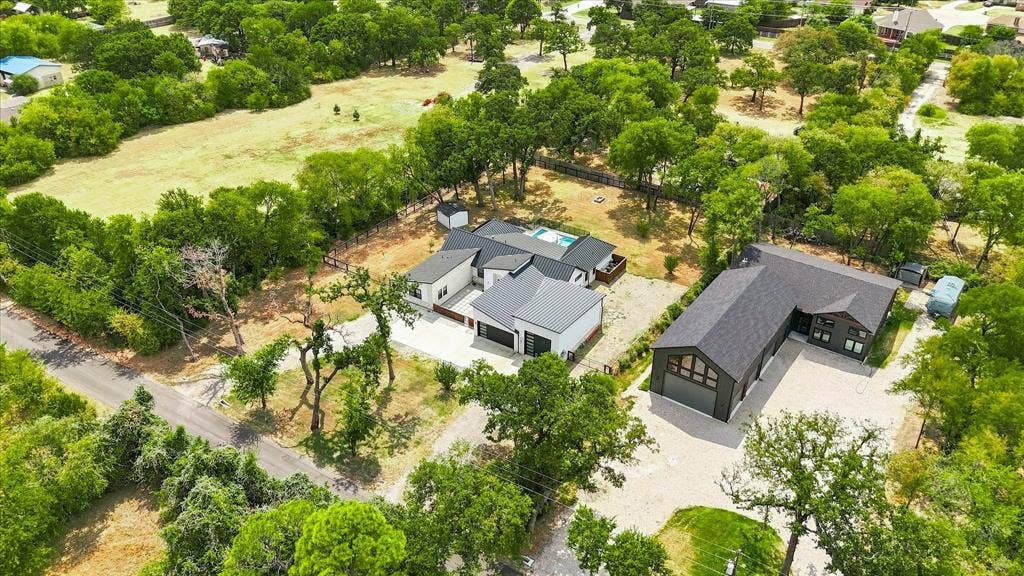 211 Shahan Drive, Shady Shores, TX 76208 211 Shahan Drive, Shady Shores, TX 76208