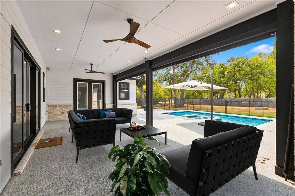 211 Shahan Drive, Shady Shores, TX 76208 Virtually staged