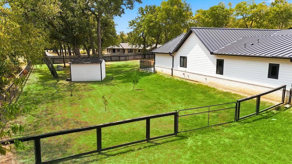 211 Shahan Drive, Shady Shores, TX 76208 Side View