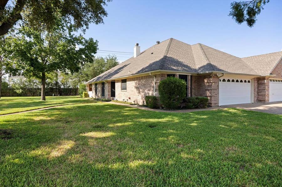 Property photo for 1202 Henard Lane, Granbury, TX