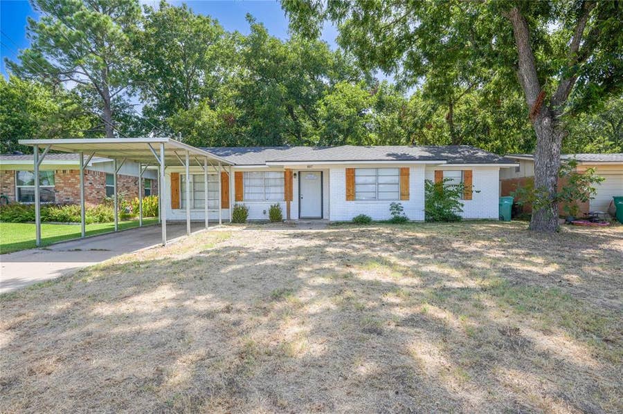 Property photo for 807 N Lacy Drive, Lacy Lakeview, TX