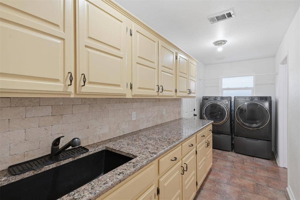 215 Morene Avenue, Waxahachie, TX 75165