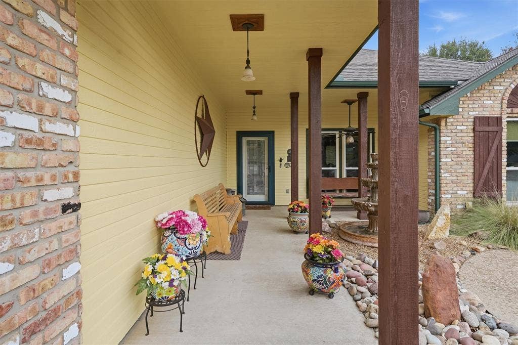 215 Morene Avenue, Waxahachie, TX 75165