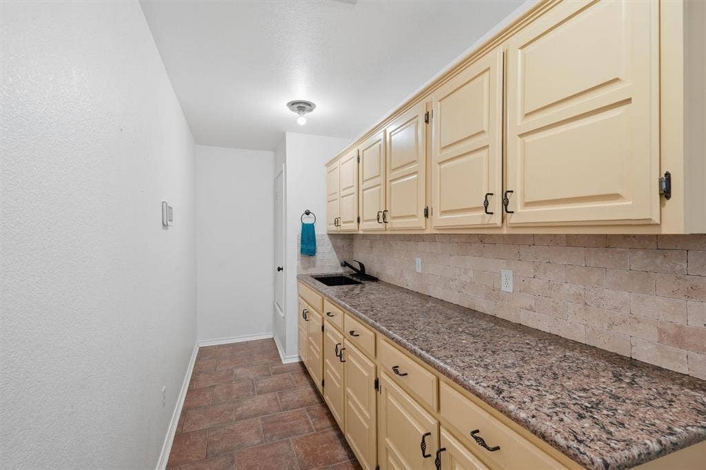 215 Morene Avenue, Waxahachie, TX 75165
