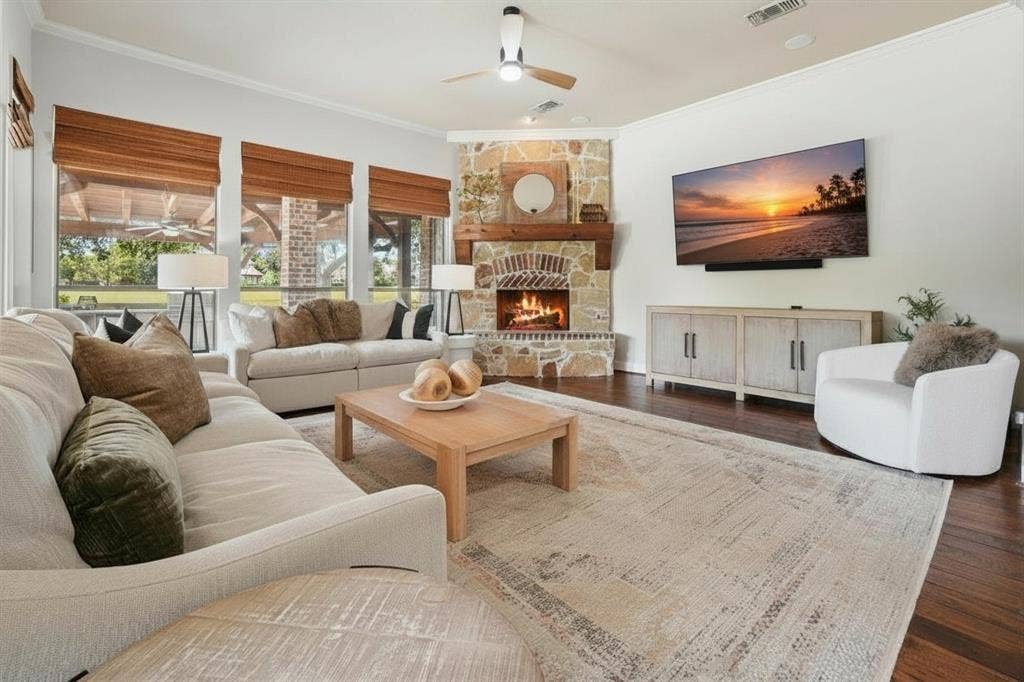 1712 Singletree Court, McKinney, TX 75072 Expansive family room combines comfortable everyday living with views toward the backyard.