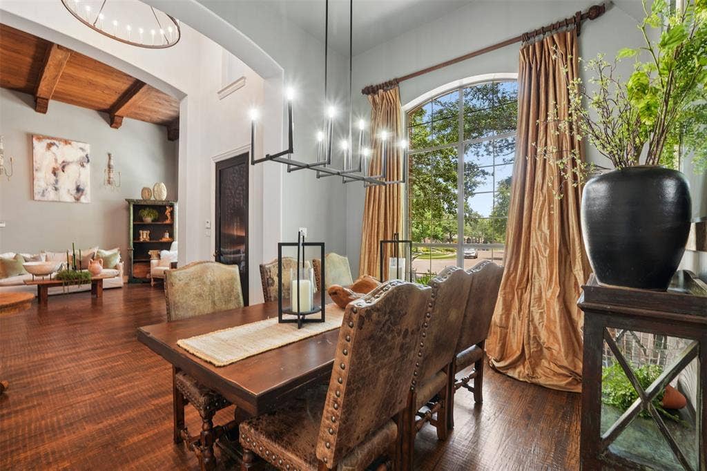 1712 Singletree Court, McKinney, TX 75072 Spacious formal dining room with architectural detail and easy connection to the main living areas.