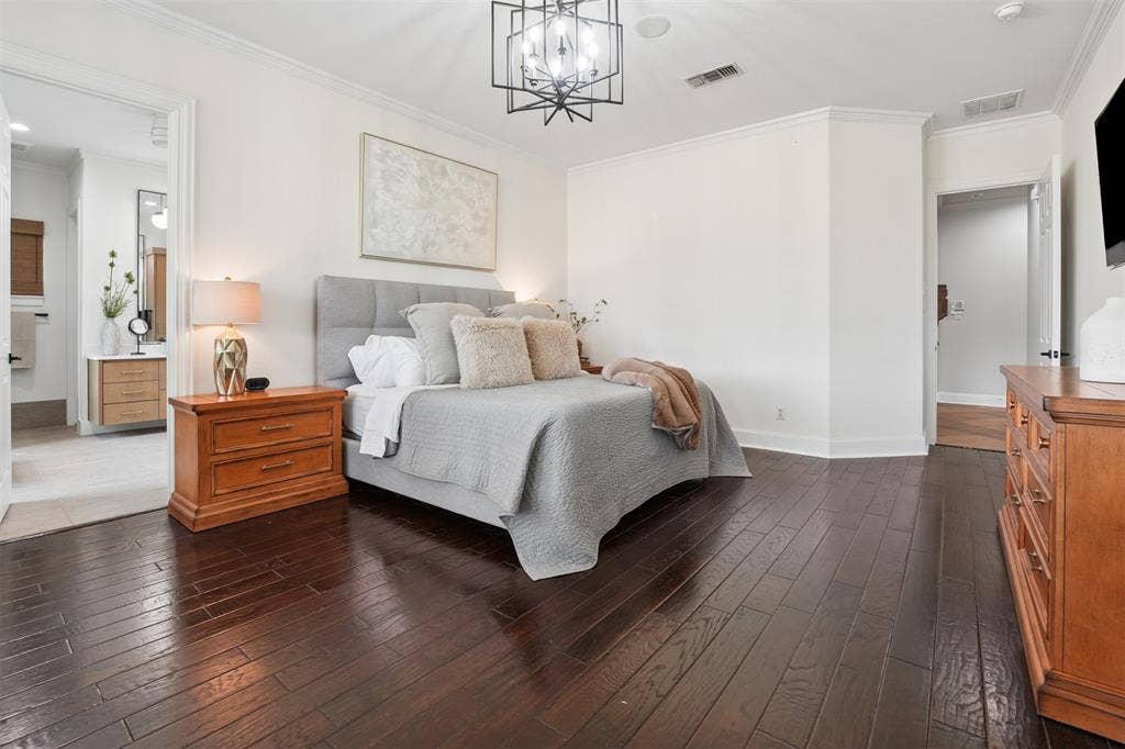 1712 Singletree Court, McKinney, TX 75072 Downstairs primary suite combines privacy, scale and convenient access to the main living level.