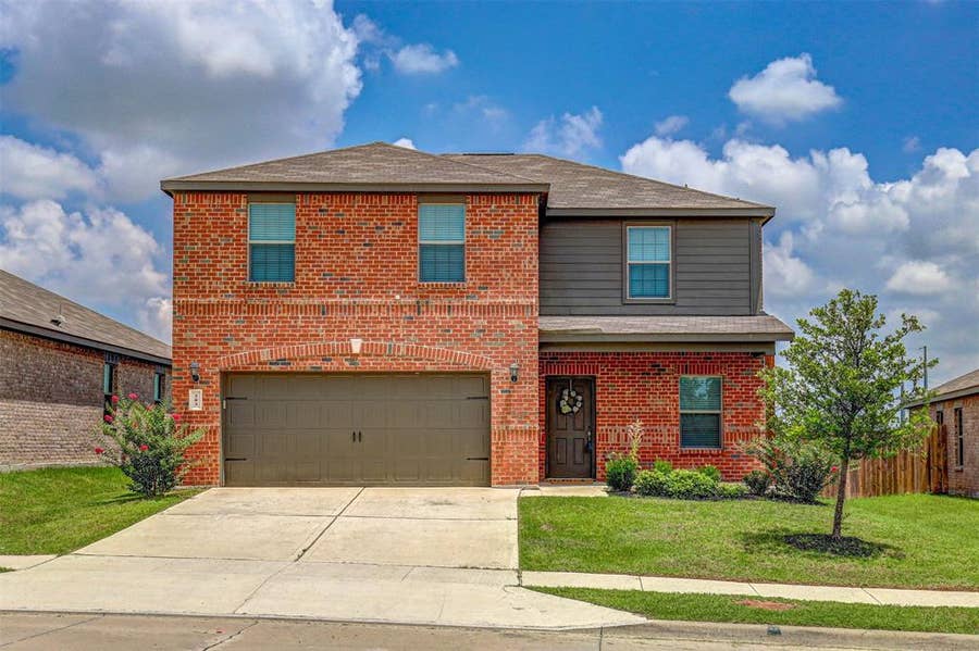 Property photo for 203 Drifter Drive, Newark, TX