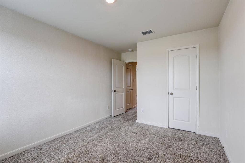 203 Drifter Drive, Newark, TX 76071