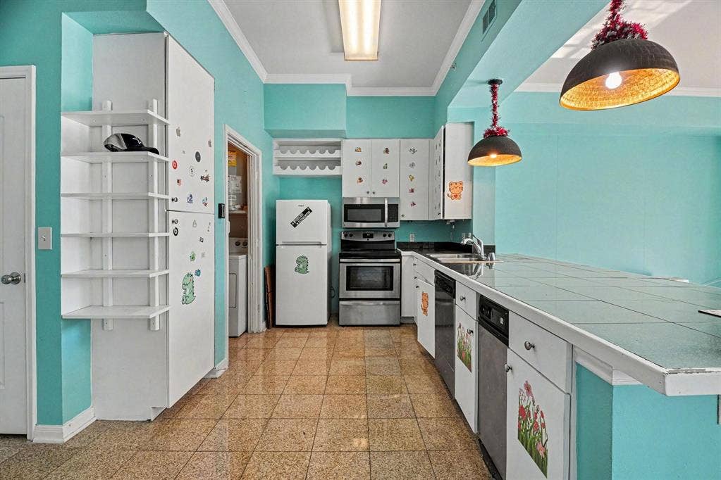 3225 Turtle Creek Boulevard, #212, Dallas, TX 75219