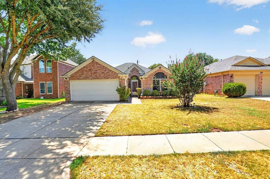 Property photo for 306 Branch Bend, Euless, TX