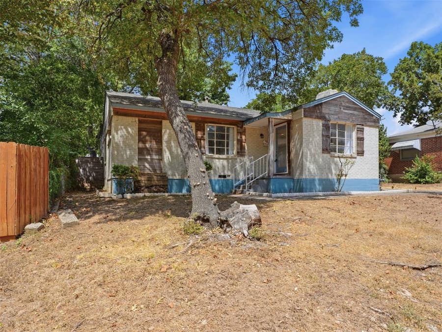 Property photo for 911 Reverchon Drive, Dallas, TX