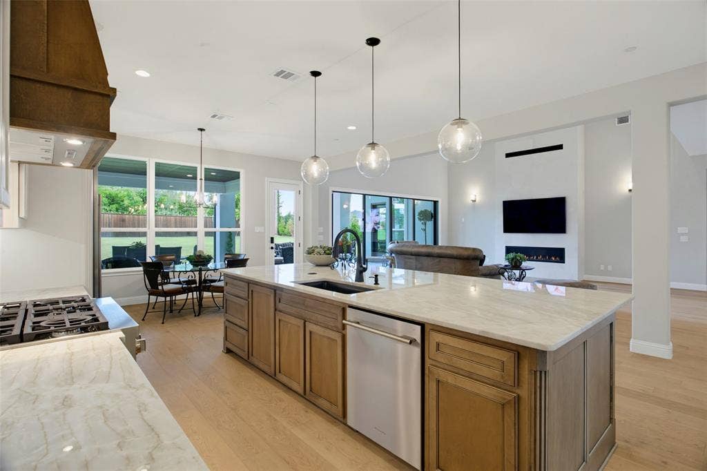 1021 Williams Lane, Copper Canyon, TX 75077 Chef's Kiss Kitchen!