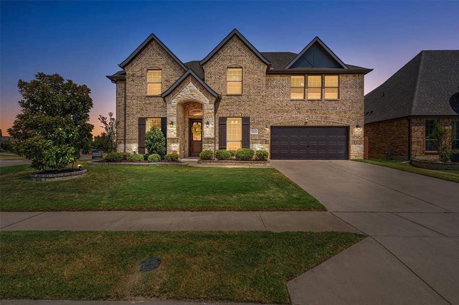 Property photo for 5028 Chisholm View Drive, Fort Worth, TX
