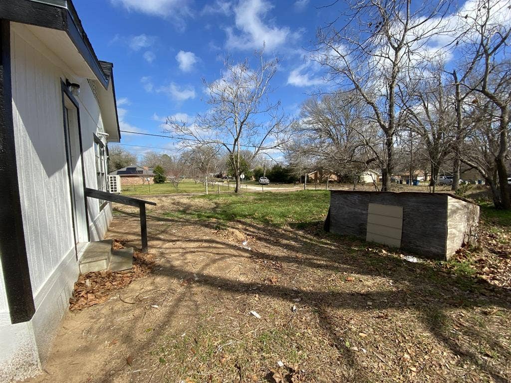 801 Walnut Street, Trinidad, TX 75163 Additional content