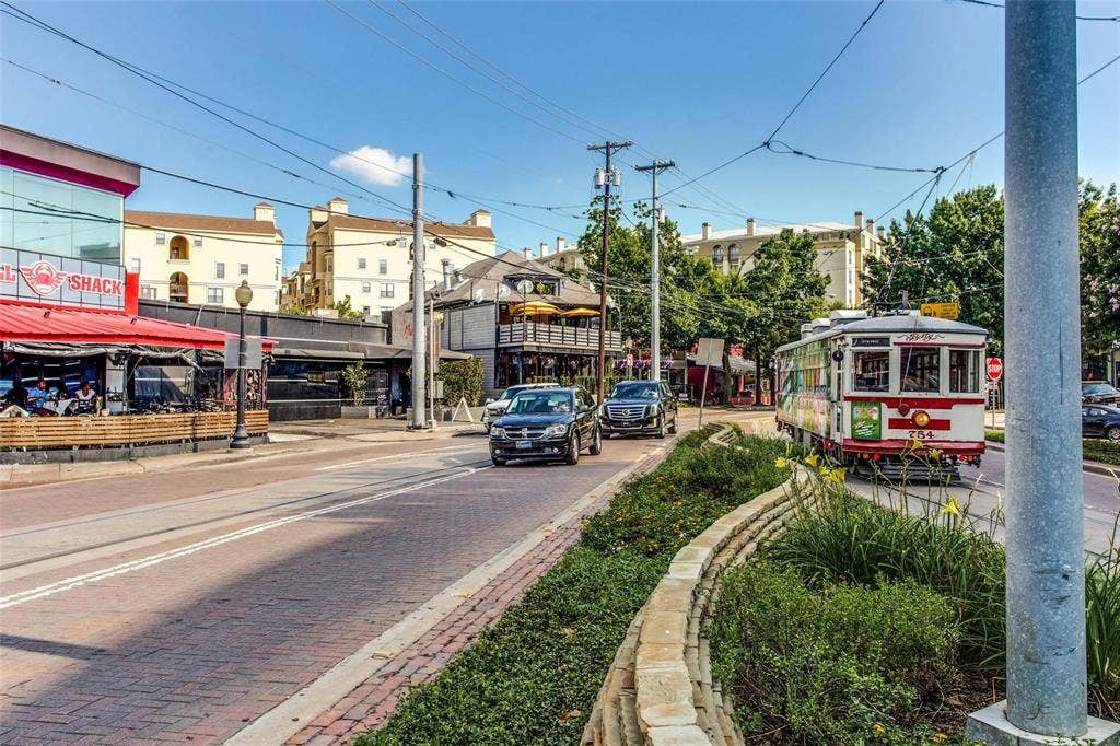 2305 Worthington Street, #104, Dallas, TX 75204 McKinney Avenue & Trolley