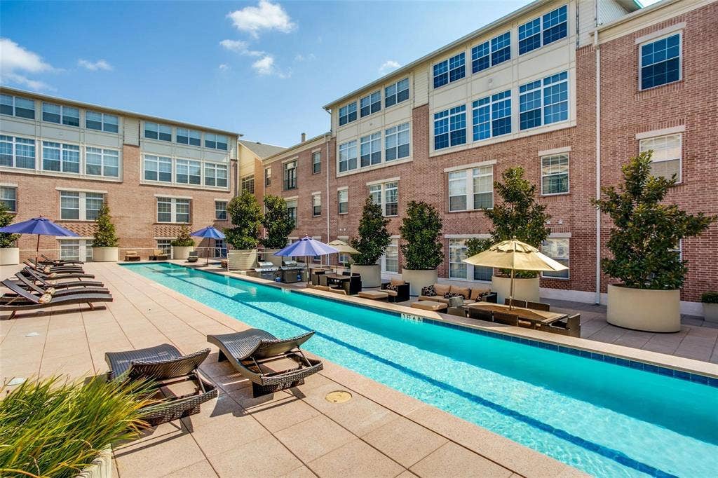 2305 Worthington Street, #104, Dallas, TX 75204 Offers grill space for entertaining guests